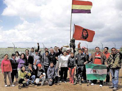 Jornaleros del SAT en la finca Somontes, en Palma del Río.