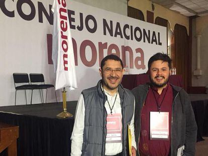 Martí Batres y Sebastián Ramírez en el Consejo Nacional de Morena, el 19 de noviembre de 2017.