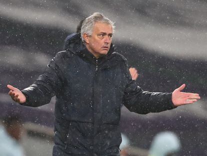Jose Mourinho, entrenador del Tottenham.