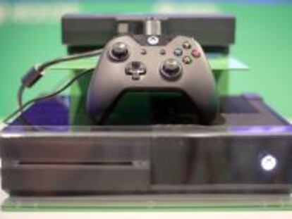 Nueva Xbox One of Microsoft en una feria en Colonia, Alemania