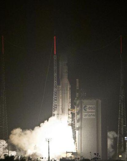 Despegue del Ariane 5 desde la base espacial europea de Kourou, en la Guyana Francesa