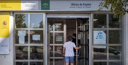 Sevilla/03-09-2019: Oficina del Servicio Andaluz de Empleo (SAE) y del Ministerio de Empleo y Seguridad Social hoy en Sevilla.  FOTO: PACO PUENTES/EL PAIS