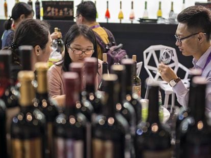 Cata de vinos espa&ntilde;oles en la feria de Interwine en Guangzhou