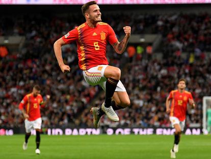 Saúl celebra su gol en Wembley.