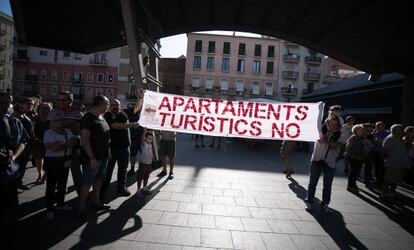 Manifestacion de vecinos de la Barceloneta contra los pisos turisticos.