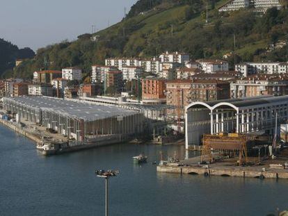 Vista del interior y de la bahía de Pasaia.