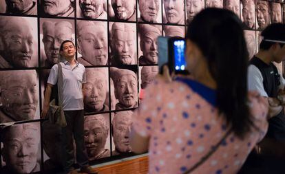 Turistas en el museo de Historia de Shanxi, en Xi’an (China)
