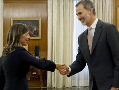 El Rey recibe a la diputada de Galicia en Común, Yolanda Díaz, en la ronda de consultas. En vídeo, Garzón advierte al PSOE de la "aventura" de repetir elecciones porque "nadie sabe lo que puede pasar dentro de dos meses".