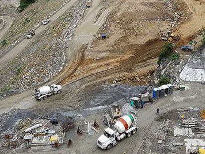 El derrumbe en uno de los túneles de Hidroituango sigue sin controlarse y podría provocar una catástrofe humanitaria