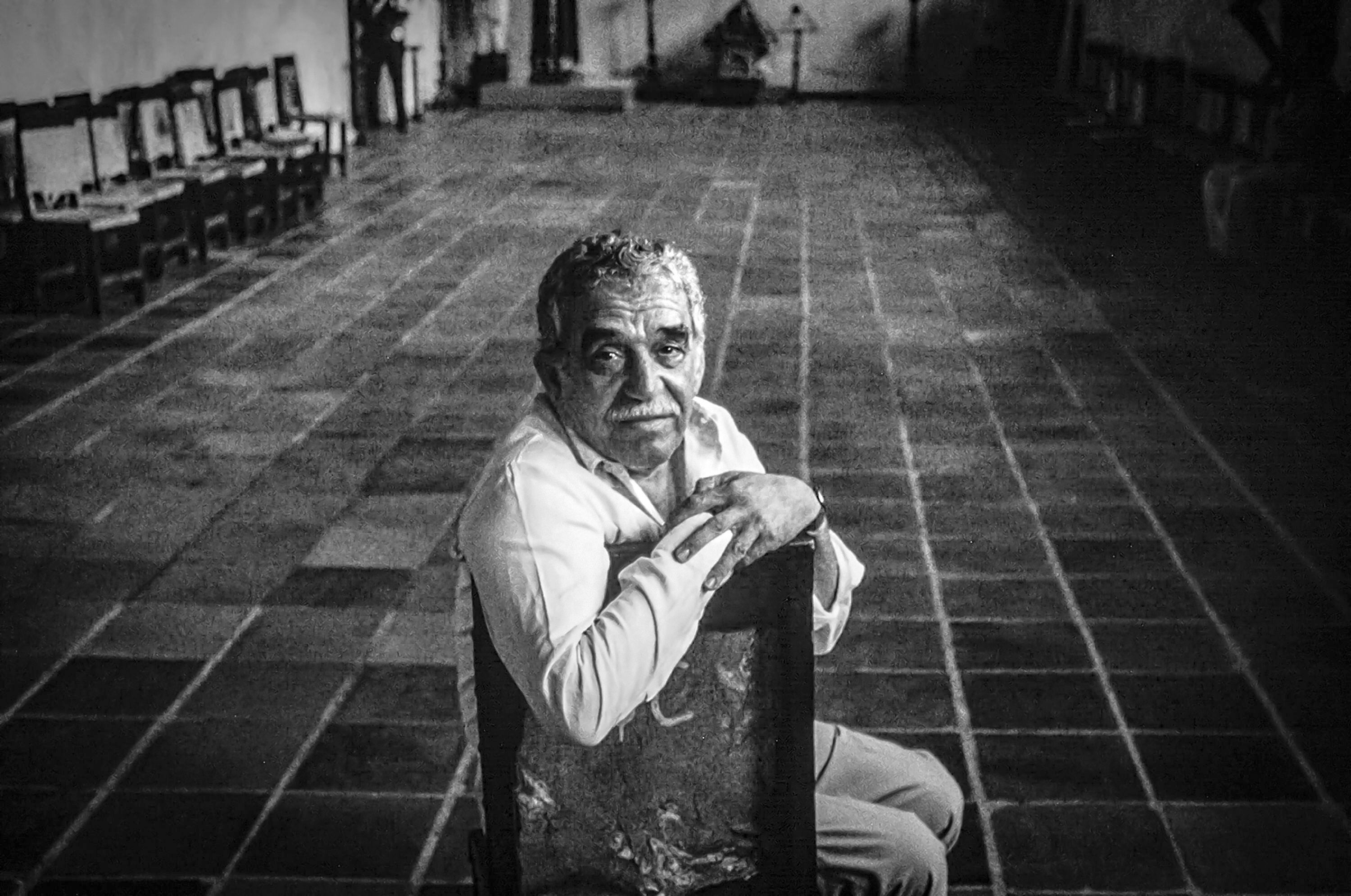 El escritor colombiano y premio Nobel de literatura Gabriel García Márquez posa para una sesión de retratos, en Cartagena (Colombia), el 20 de febrero de 1991.