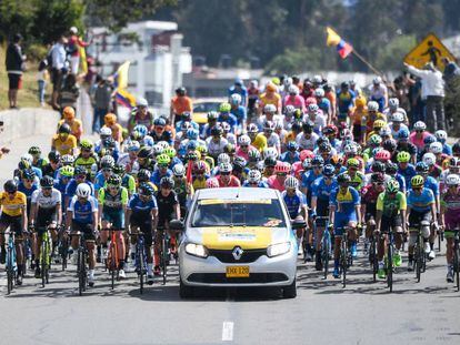 El pelotón del Tour Colombia, en Paipa, al comienzo de la quinta etapa.