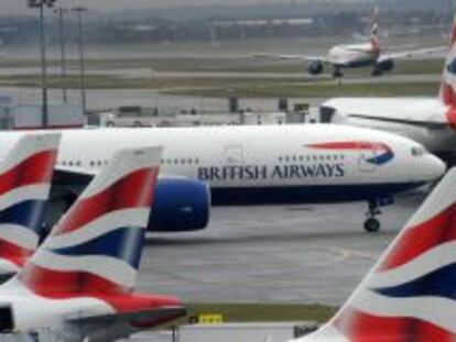 La aerol&iacute;nea British Airways (BA) anunci&oacute; ayer 5 de agosto que suspende temporalmente sus vuelos a Sierra Leona y Liberia, debido al brote de &eacute;bola registrado en &Aacute;frica Occidental. 