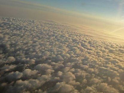 Las nubes altas de la atm&oacute;sfera, como los &#039;altocumulus&#039;, est&aacute;n formadas por agua l&iacute;quida subenfriada.