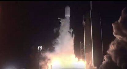 Momento del despegue del SpaceX Falcon Heavy esta mañana a las 8.30
