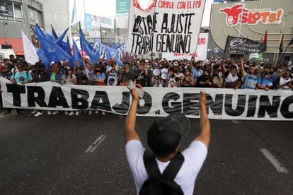 Protesta en Buenos Aires para exigir mejores trabajos y salarios, el pasado octubre.