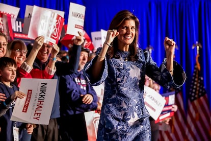 La candidata Nikki Haley, momentos antes de comparecer el martes tras 
conocerse los resultados, en Concord (New Hampshire).