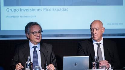 El presidente de Celsa, Rafael Villaseca, y el consejero delegado, Jordi  Cazorla, en una rueda de prensa este martes.