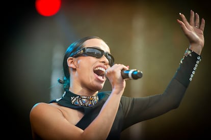 Chanel, la representante de España en Eurovisión se presenta en la Plaza Mayor de Madrid.