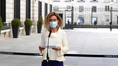 La presidenta del Congreso, Meritxell Batet, en rueda de prensa a las afueras del Congreso el pasado 13 de octubre.