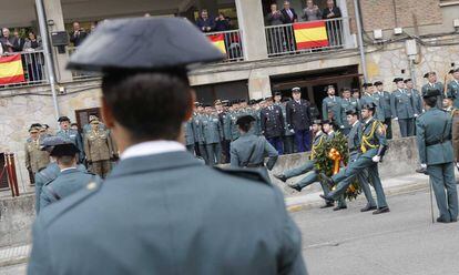 Desfile de la Guardia Civil con motivo de la toma de posesión del nuevo jefe de la Comandancia de Intxaurrondo.