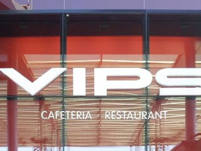 Entrada a un restaurante de Vips, en Madrid.