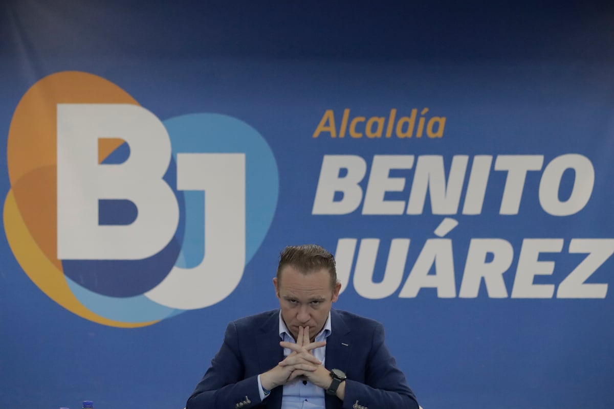 Fiscalía señala contra Santiago Taboada, alcalde de Benito Juárez, por desvío de 10 millones de pesos