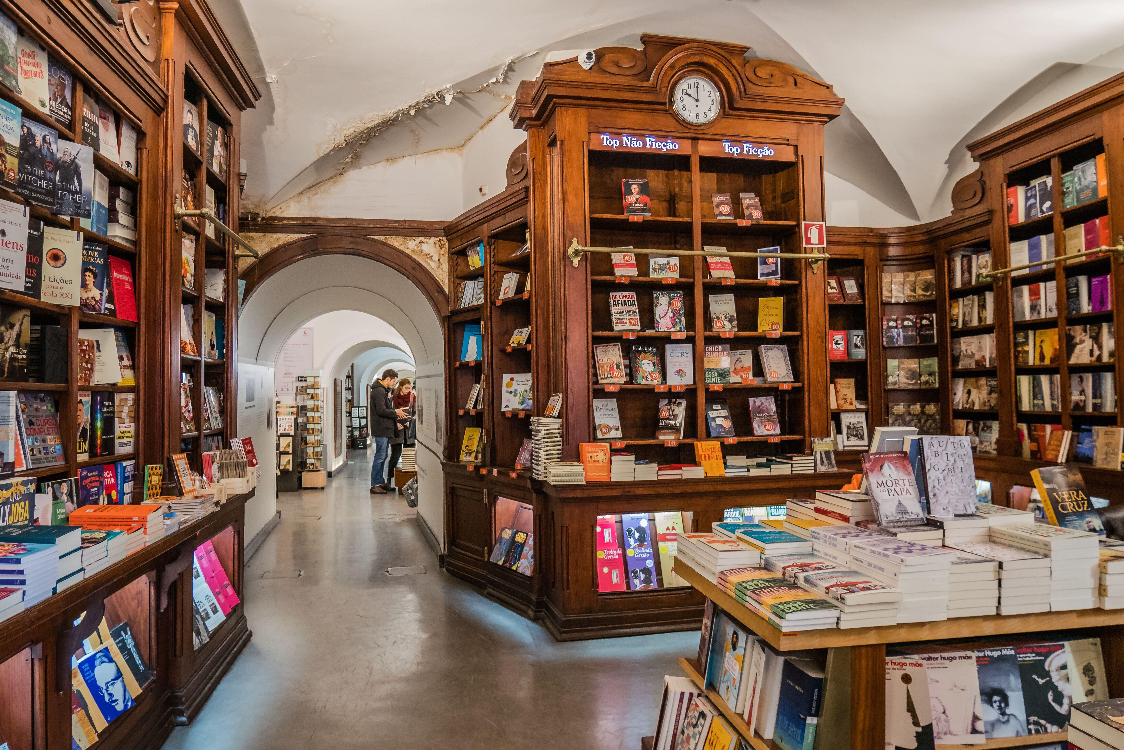 La librería Bertrand, fundada en 1732 en Lisboa, es la tienda de libros en activo más antigua del mundo.