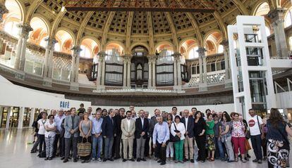 Participantes en el acto a favor de las colecciones del MNAC y el Museo de Lleida, contrarios de la devoluci&oacute;n a Sijena.