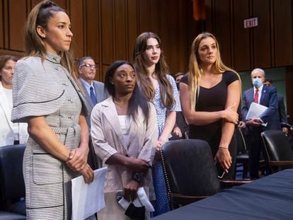 Las gimnastas Aly Raisman, Simone Biles, McKayla Maroney y Maggie Nichols, después de haber testificado antes el Senado en septiembre pasado.