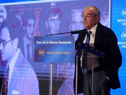 El exministro del Interior, Rodolfo Martín Villa interviene en un desayuno informativo del Fórum Europa, el pasado 17 de enero.