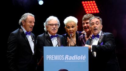 El grupo Mocedades, en la gala de los Premios Radiolé.