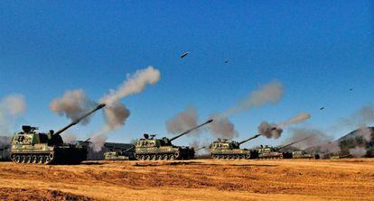 Fotografía de archivo tomada el 13 de noviembre de 2014 durante unas maniobras militares en Yeoncheon-gun (Corea del Sur).