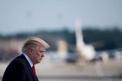 Donald Trump al subir esta mañana al Air Force One.