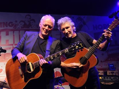 David Gilmour (izquierda) y Roger Waters, en un concierto benéfico en Londres en 2010.