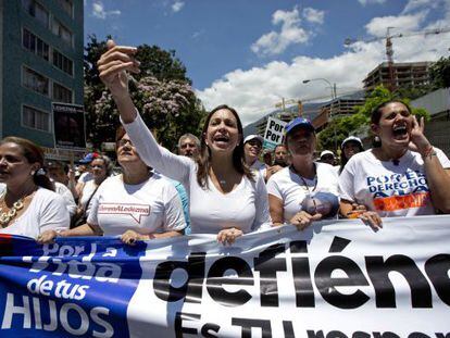 La l&iacute;der opositora Maria Corina Machado en una protesta. 