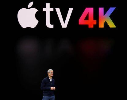Tim Cook, CEO of Apple, presenta el nuevo Apple TV.