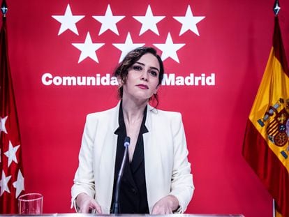 Isabel Díaz Ayuso durante la rueda de prensa en la Real Casa de Correos de Madrid, sede del Gobierno regional, este jueves.