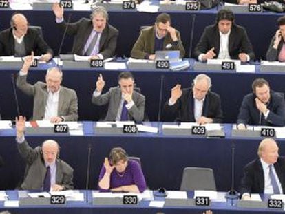 Votación en una sesión plenaria del Parlamento europeo.