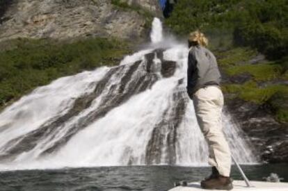 Una cascada en el fiordo de Geiranger.