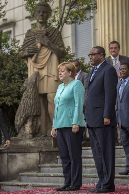 Angela Merkel y Hailemariam Desalegn, este martes en Adís Abeba.