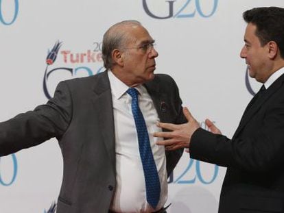 Gurr&iacute;a (OCDE) y Ali Babacan, ministro turco, en Estambul. 