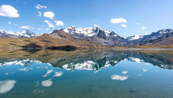 La laguna de Tuni Condoriri, al pie de los Andes, es una de las fuentes de agua de las que se nutre la ciudad de El Alto.