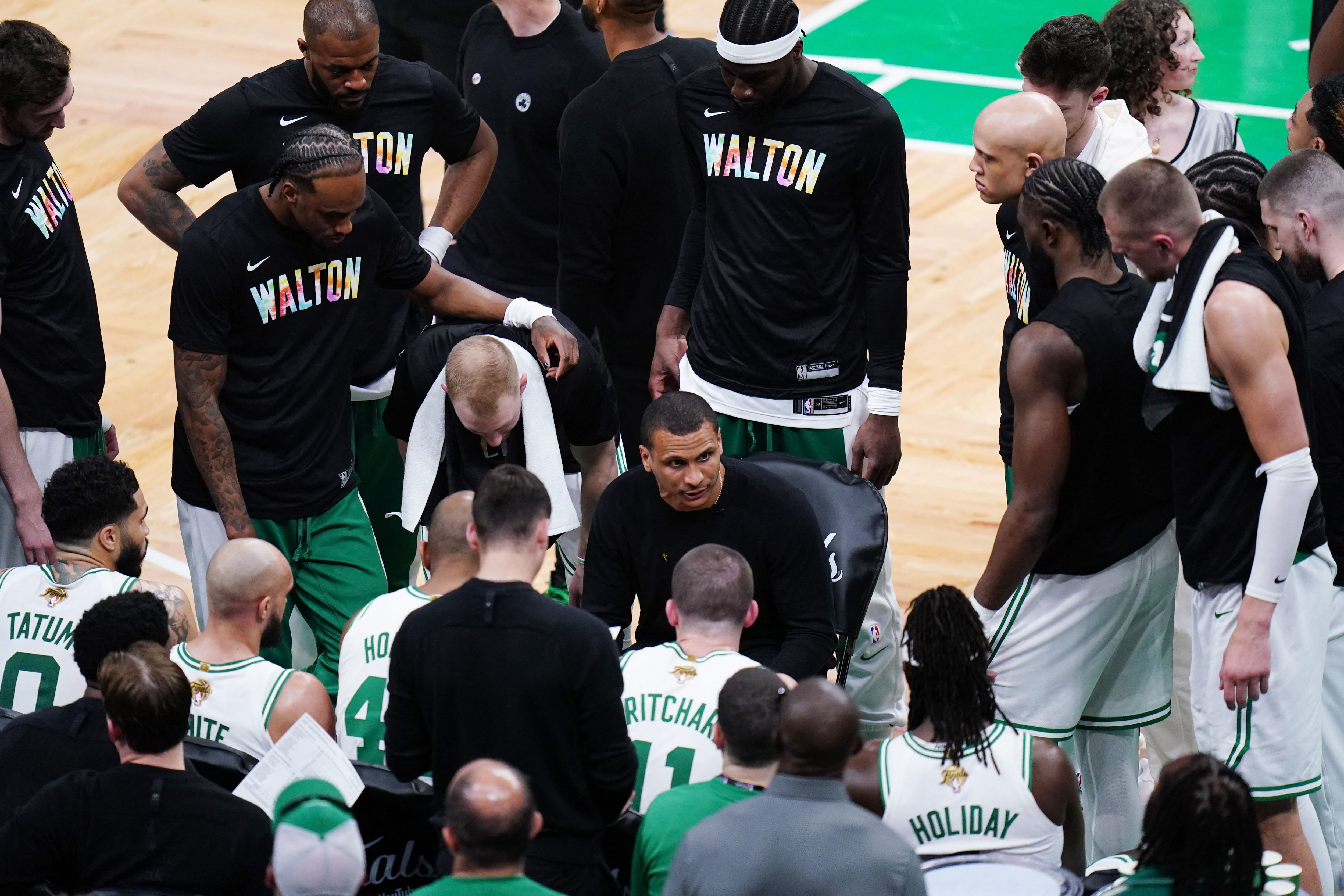 Joe Mazzulla, el entrenador de los Celtics con el libreto de Guardiola