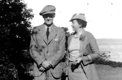 El poeta T. S. Eliot y la profesora de arte dramático Emily Hale, retratados en Massachusetts en 1936.
