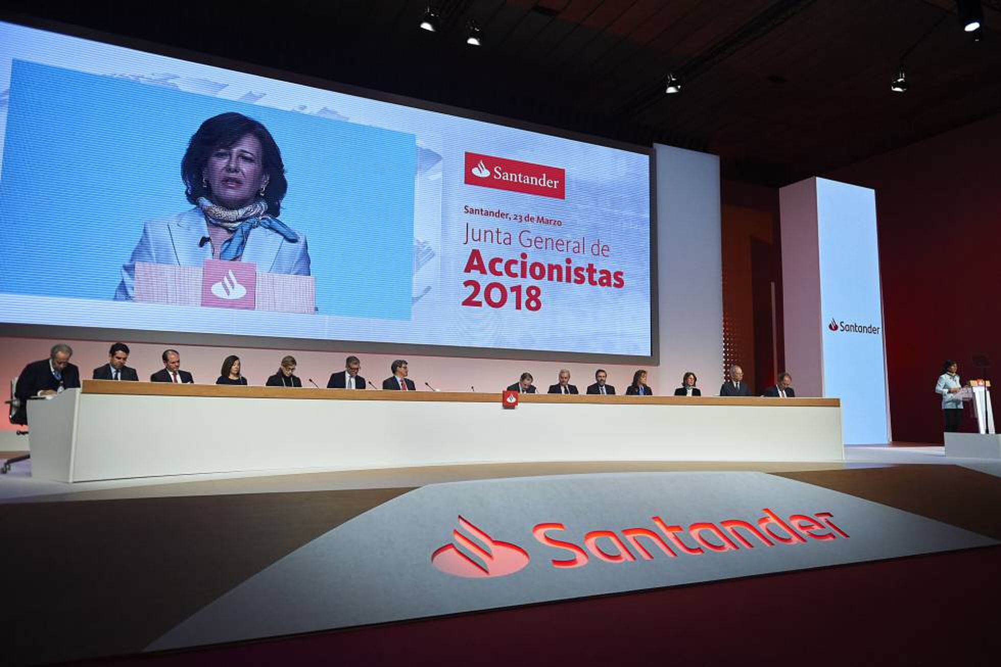 El Santander sube el dividendo de 2018 y desde 2019 lo pagará solo en El Santander sube el dividendo de 2018 y desde 2019 lo pagará solo en