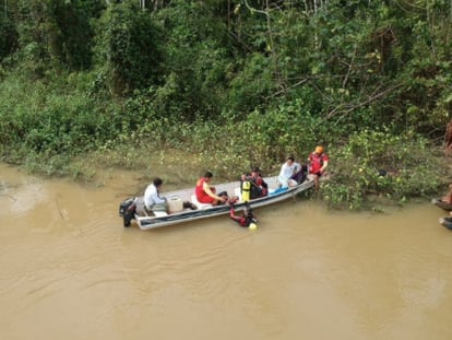 Operativo de búsqueda de los niños arrastrados por la corriente en el río Parima.
