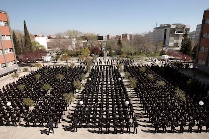 Imagen del patio principal del Complejo Policial de Canillas, en Madrid, durante el acto de incorporación de un millar de agentes celebrada en 2009.