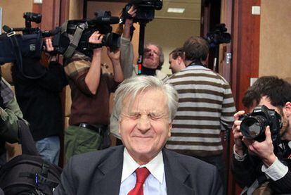 El presidente del BCE, Jean Claude Trichet, a la entrada de la reunión del Eurogrupo en Bruselas.