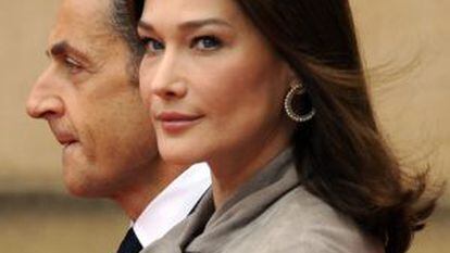 Sarkozy y Bruni en Paris, en 2009.