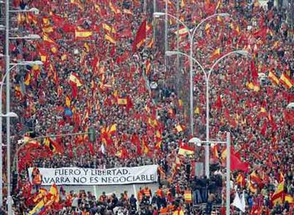 Un momento de la manifestación de Pamplona convocada por el Gobierno foral navarro.